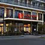 Hyperion Hotel 5*