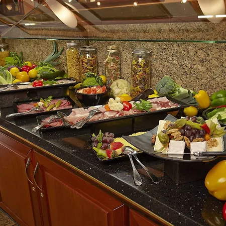 Hyperion Szálloda 5*