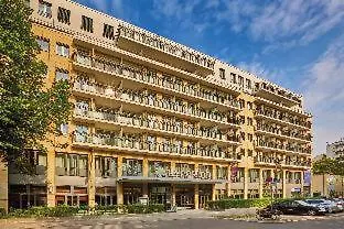 Hyperion Hotel